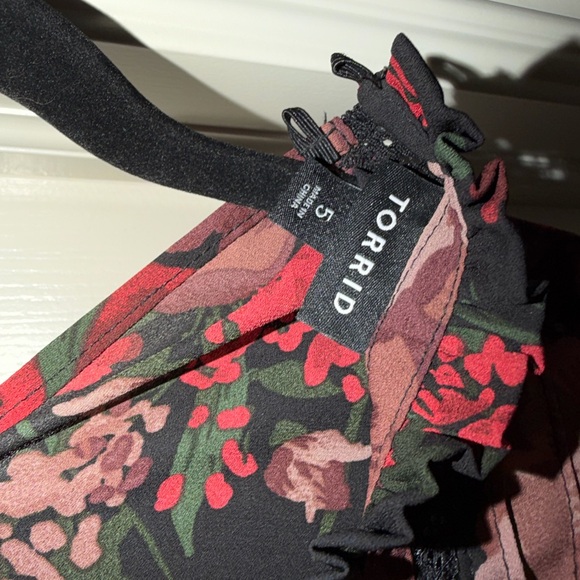 Torrid Black and Red Floral Blouse - Picture 2 of 3